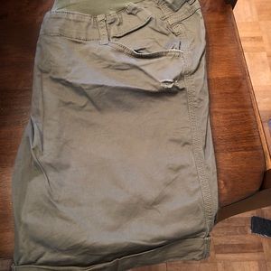 Duo Maternity shorts Size Large